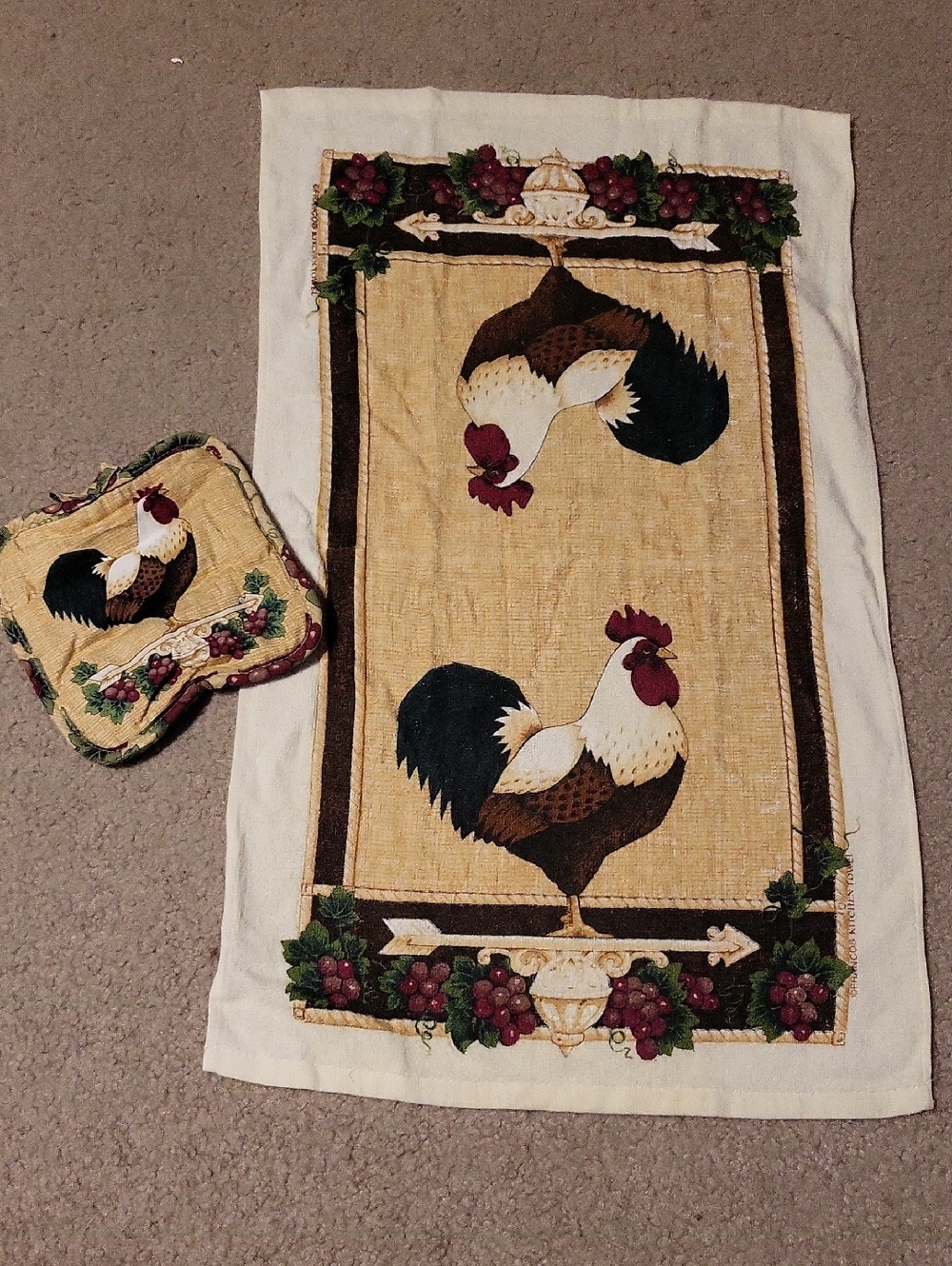 Rooster Kitchen Towel and Pot Holder Set